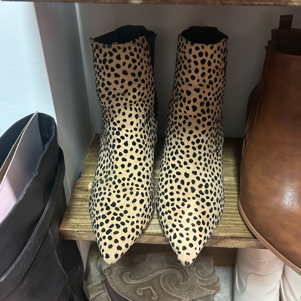 Cheetah heeled booties size 10